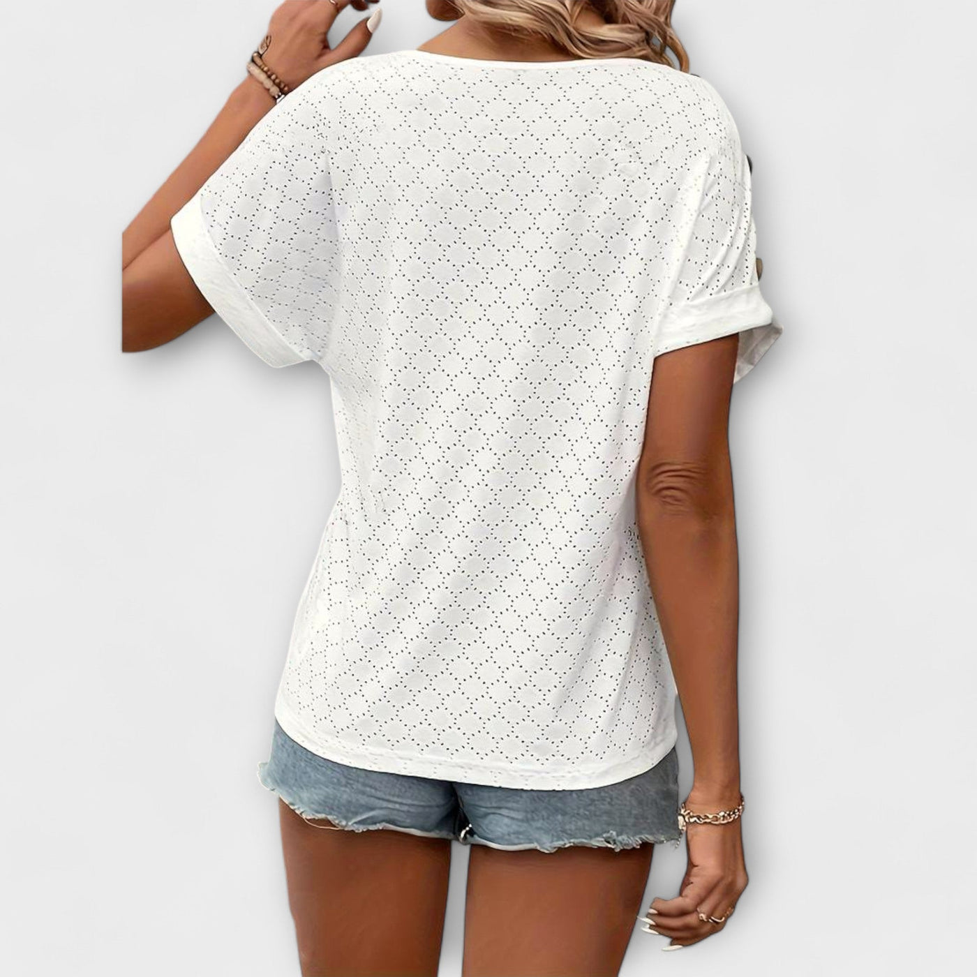 Mia | T-shirt with Button Details and V-Neck