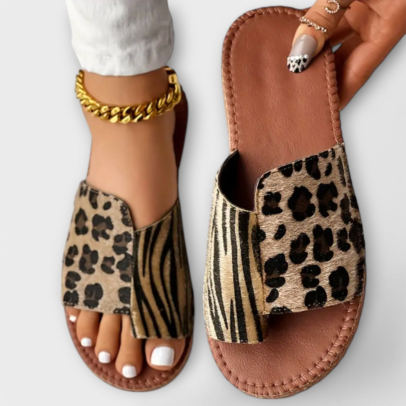 Mila | Chic Two-Tone Slippers