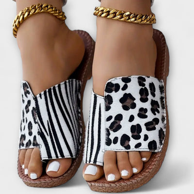 Mila | Chic Two-Tone Slippers