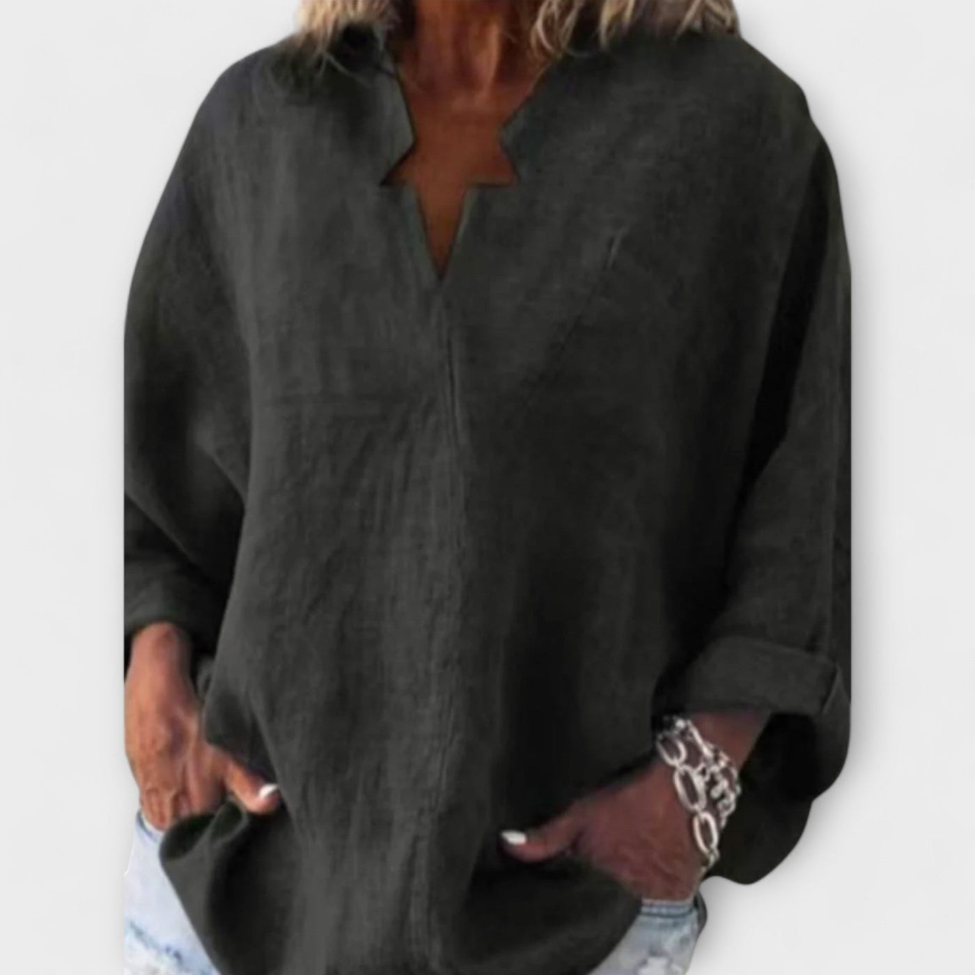 Rikarda | Elegant blouse with V-neck