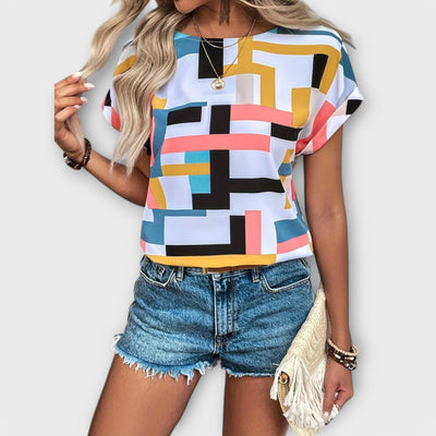 Chloe | The Perfect Short-Sleeved Blouse with Round Neck
